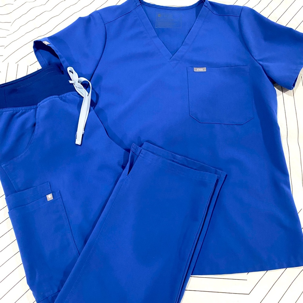 Figs limited edition Denim color. M top / small pants